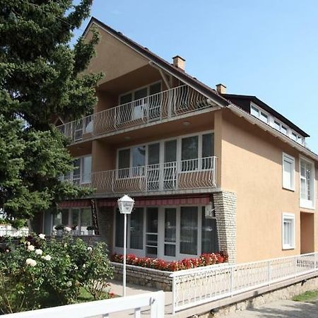 Siesta Apartmanhaz Balatonfuered Экстерьер фото