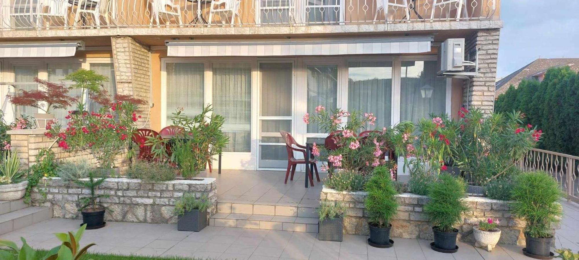 Siesta Apartmanhaz Balatonfuered Экстерьер фото