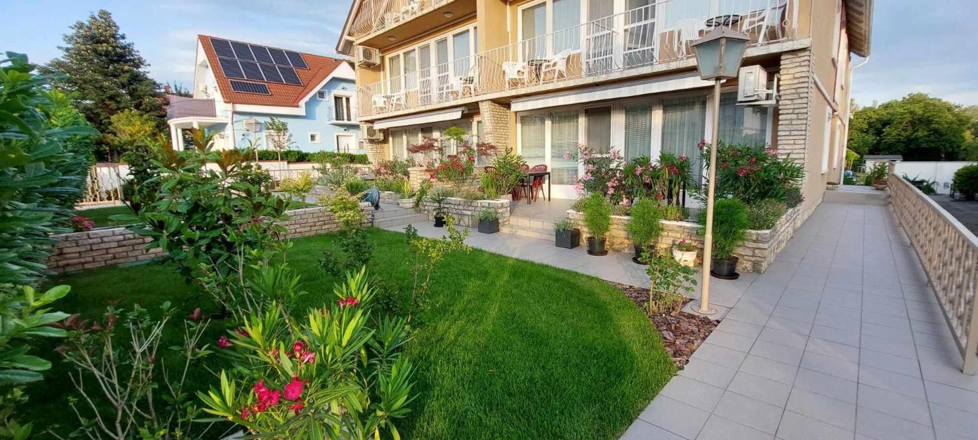 Siesta Apartmanhaz Balatonfuered Экстерьер фото