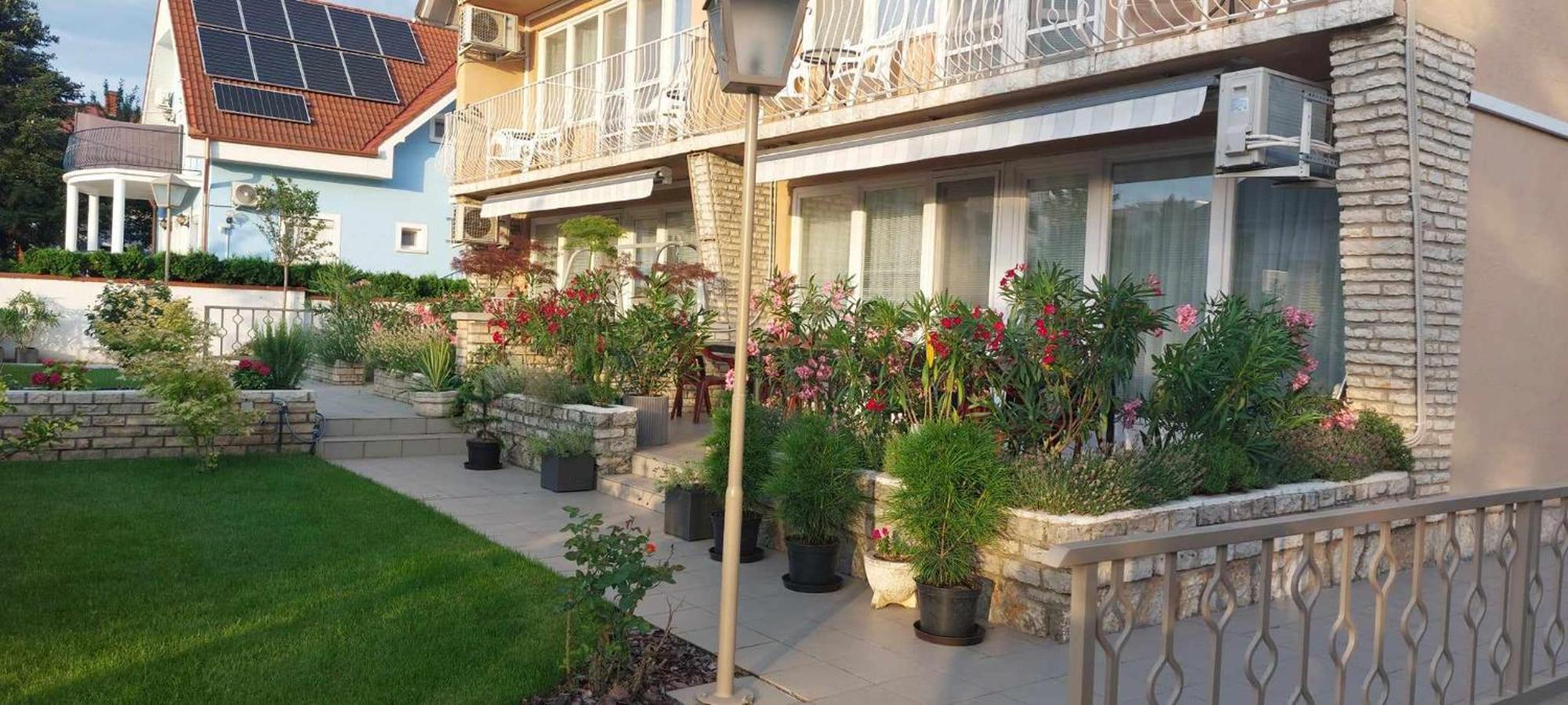 Siesta Apartmanhaz Balatonfuered Экстерьер фото
